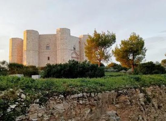 italy/apulia/landmark/via-castel-del-monte