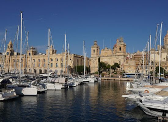 malta/cottonera/landmark/senglea-waterfront