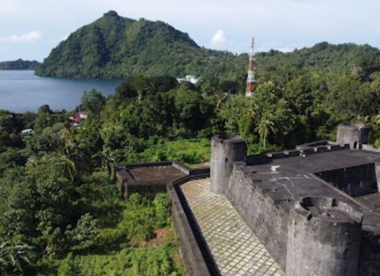 indonesia/maluku-islands/landmark/fort-belgica