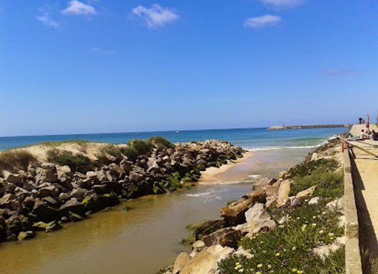 portugal/peniche/landmark/praia-do-molhe-leste