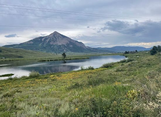 colorado/crested-butte/landmark/lower-loop-trailhead-parking