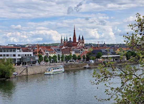 germany/wurzburg/landmark/bridge-of-peace
