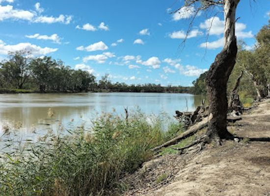 australia/riverland/landmark/maccabe-corner