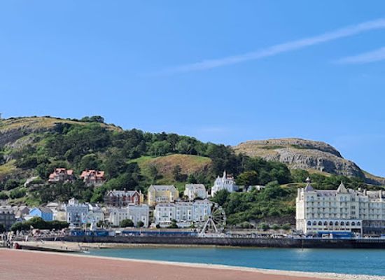 united-kingdom/wales/landmark/llandudno-promenade
