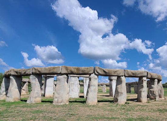 texas/hill-country/landmark/stonehenge-ii-at-the-hill-country-arts-foundation