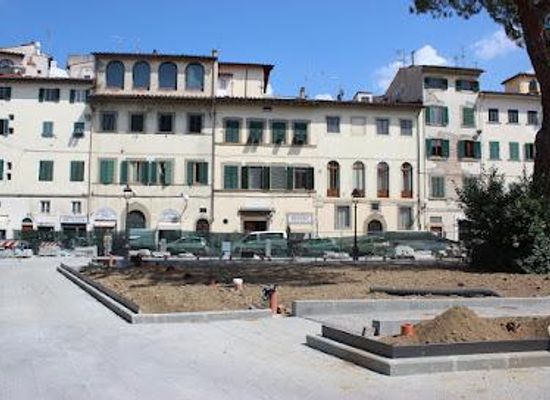 italy/florence/landmark/piazza-dei-ciompi