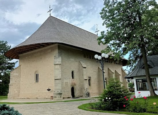 romania/moldova-area/landmark/bogdana-monastery