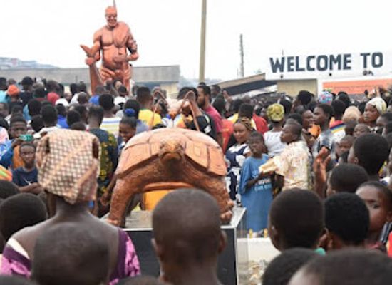 ghana/cape-coast/landmark/ofarnyi-kweigya-fisherman-monument
