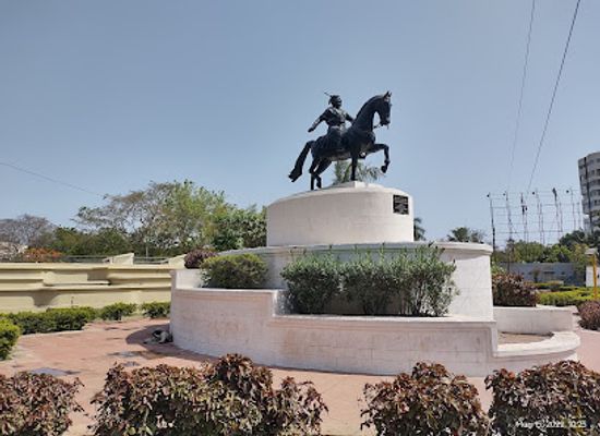 india/rajkot/landmark/race-course-garden