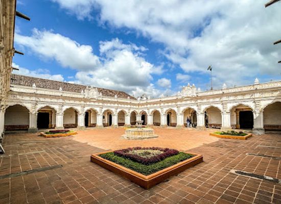 guatemala/antigua-guatemala/landmark/museo-de-arte-colonial
