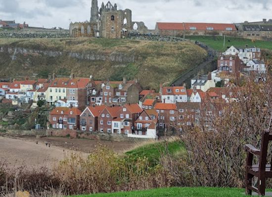 united-kingdom/whitby/attraction/captain-cook-memorial-2