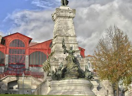 portugal/guimaraes/landmark/monument-infante-dom-henrique