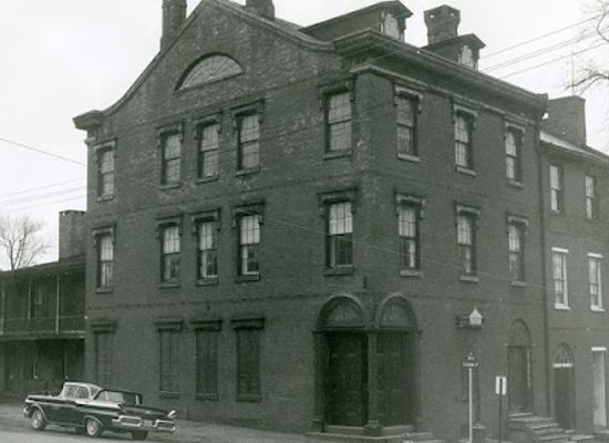 pennsylvania/susquehanna-valley/landmark/first-national-bank-museum