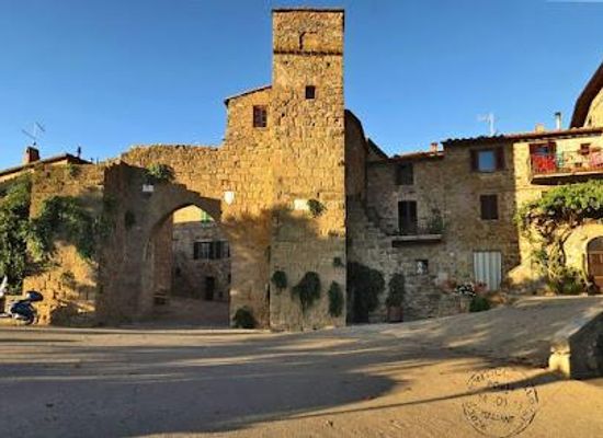 italy/val-d-orcia/landmark/monticchiello