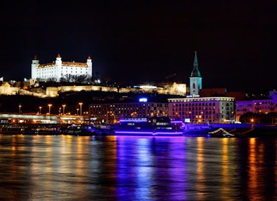 slovakia/bratislava-region/landmark/sad-janka-krala