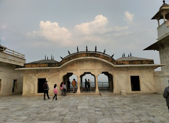 india/agra/rakabganj/landmark/jahan-ara-pavilion