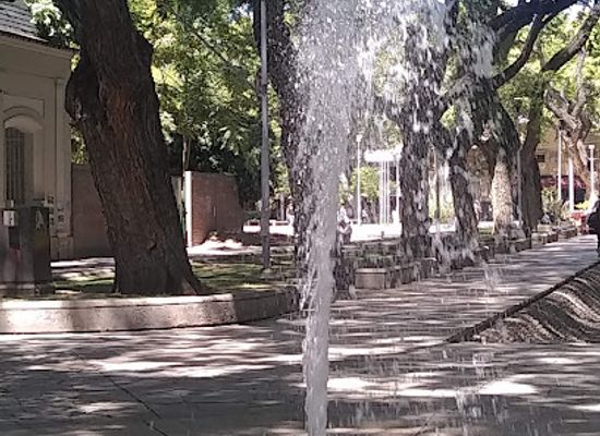 argentina/mendoza/landmark/paseo-la-alameda