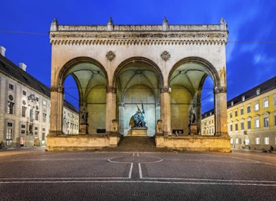 germany/munich/altstadt-lehel/landmark/feldherrnhalle