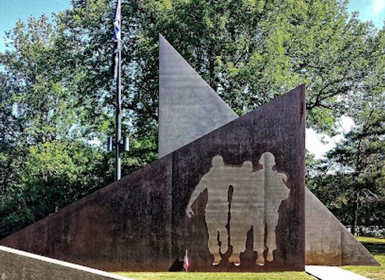 maine/augusta/landmark/vietnam-memorial