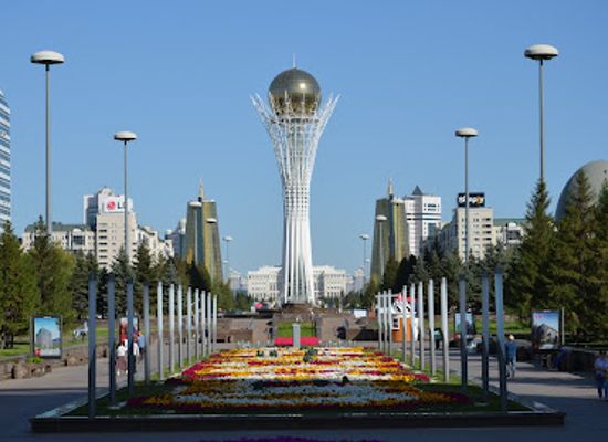 kazakhstan/tian-shan/landmark/baiterek