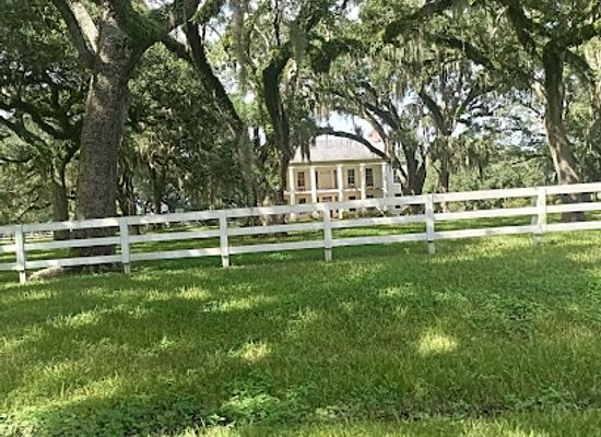 louisiana/plantation-country/landmark/bayside-plantation
