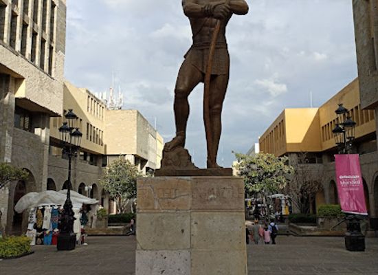 mexico/guadalajara/landmark/monumento-a-francisco-tenamaxtle