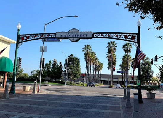 california/orange-county/landmark/historical-main-street-archway