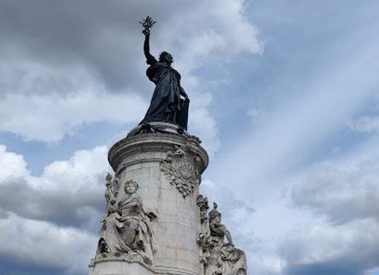 france/ile-de-france/landmark/place-de-la-republique
