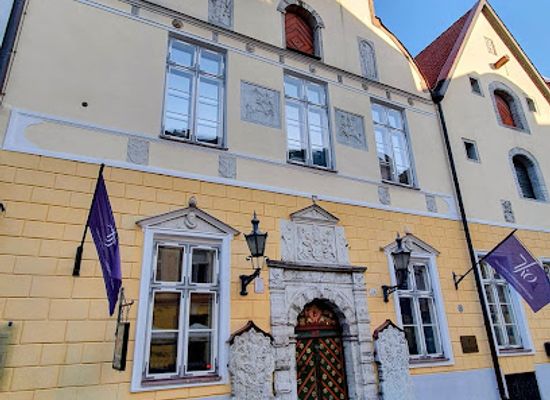 estonia/tallinn/landmark/house-of-the-blackheads