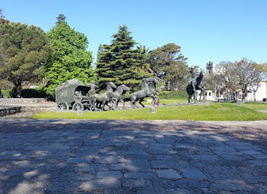 uruguay/montevideo/landmark/stagecoach-monument