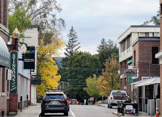 new-hampshire/hanover/landmark/still-north-books-bar