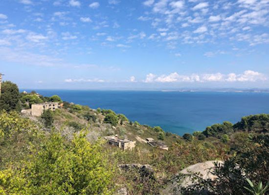 albania/toskeria/landmark/sazan-island