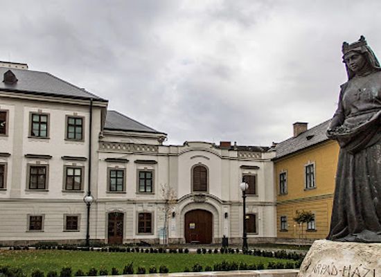 hungary/matra/landmark/eger-archiepiscopal-palace-turistical-and-visitor-centre