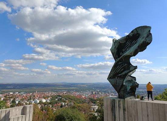 hungary/pecs/landmark/nike-statue