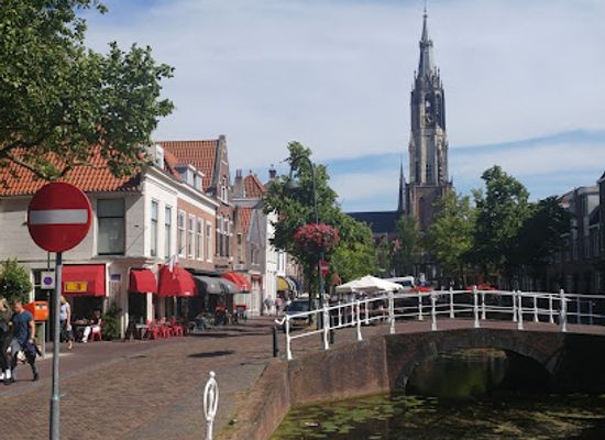 netherlands/delfland/landmark/doelenplein-delft-square
