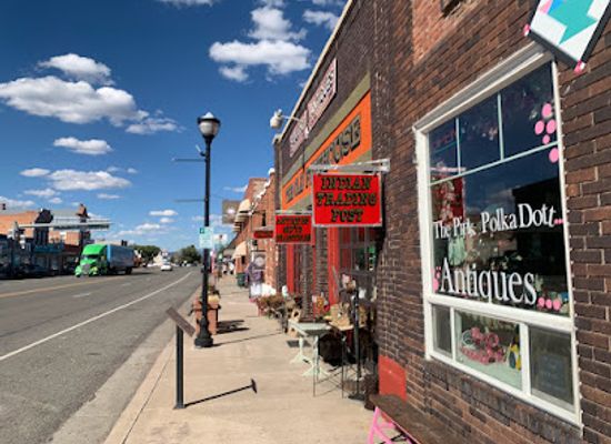 utah/panguitch/landmark/the-pink-polka-dott