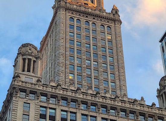 illinois/chicago/landmark/thirty-five-e-wacker