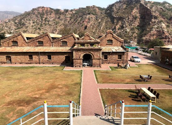 india/punjab/landmark/khewra-salt-mines