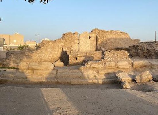 bahrain/isa-town/landmark/dilmun-royal-burial-mound-no-8
