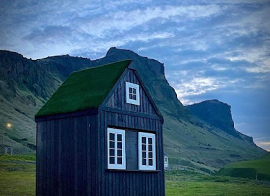 iceland/vík-í-mýrdal/landmark/crepes-is