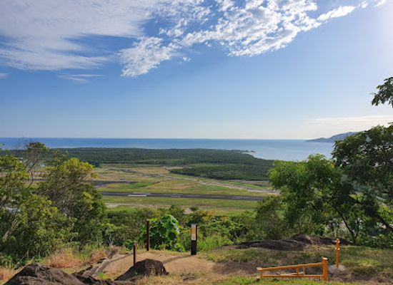 australia/cairns/landmark/red-arrow-track