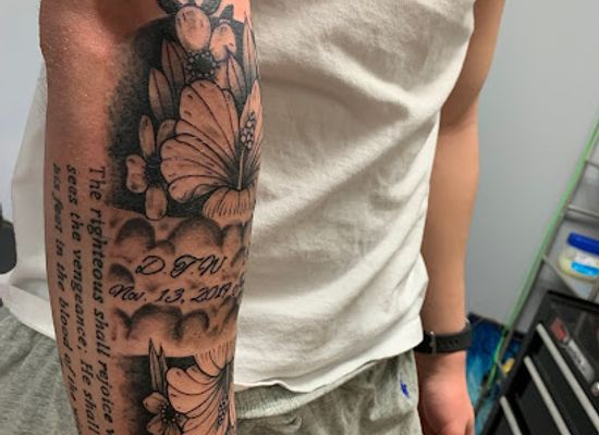 missouri/kirksville/landmark/bedford-legacy-tattoo-and-body-piercing