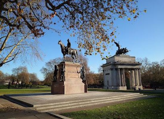 united-kingdom/london/landmark/equestrian-statue-of-the-duke-of-wellington