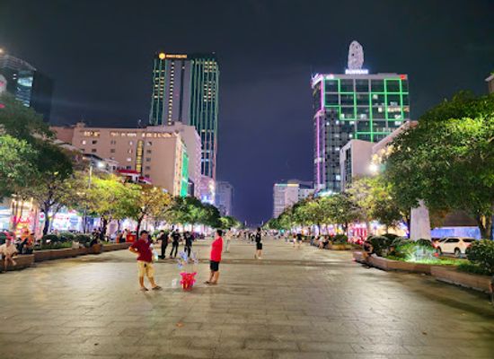 vietnam/ho-chi-minh-city/district-3/landmark/ho-chi-minh-statue