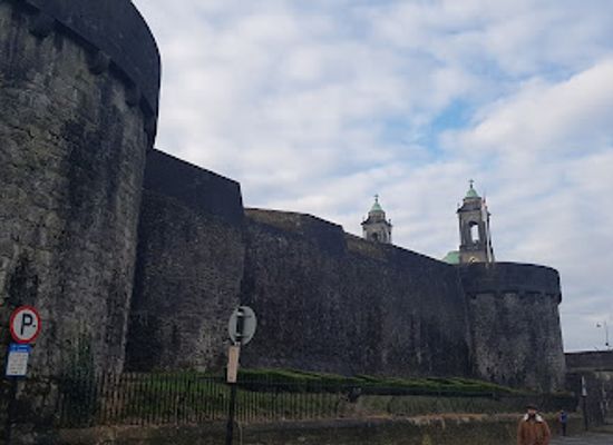 ireland/connacht/landmark/adamson-castle