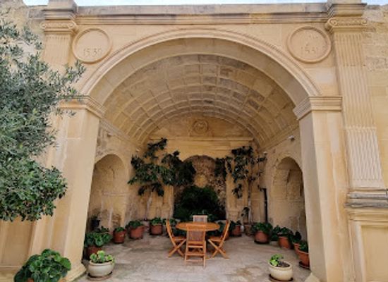 malta/harbour-area/landmark/magisterial-palace
