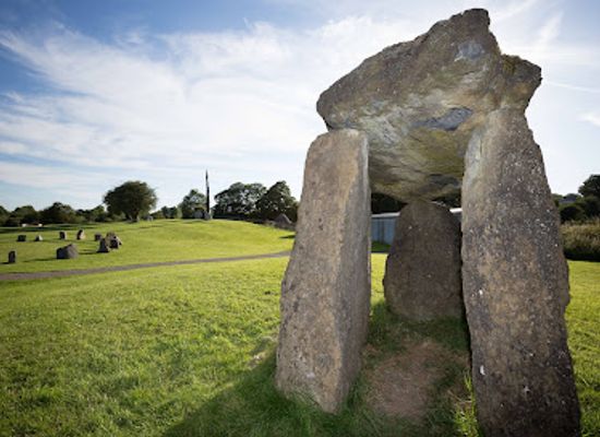 ireland/county-westmeath/landmark/dun-na-si-amenity-heritage-park