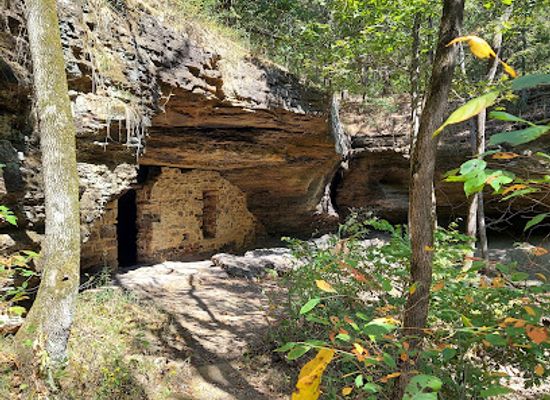 arkansas/northwest-arkansas/landmark/moonshiners-cave