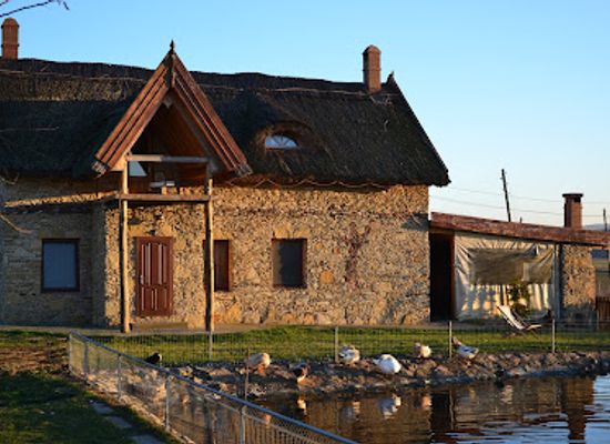 moldova/vatra/landmark/zoo-club