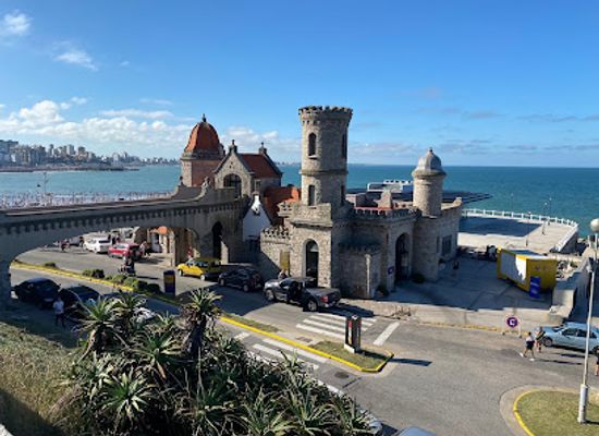 argentina/mar-del-plata/varese/landmark/feria-de-artesanos-torreon-varese